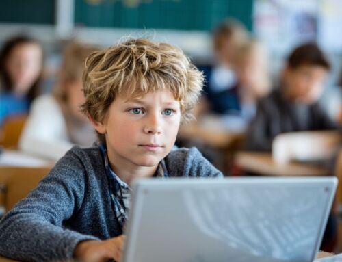 Pourquoi préconise-t-on souvent un ordinateur aux personnes dyslexiques ?